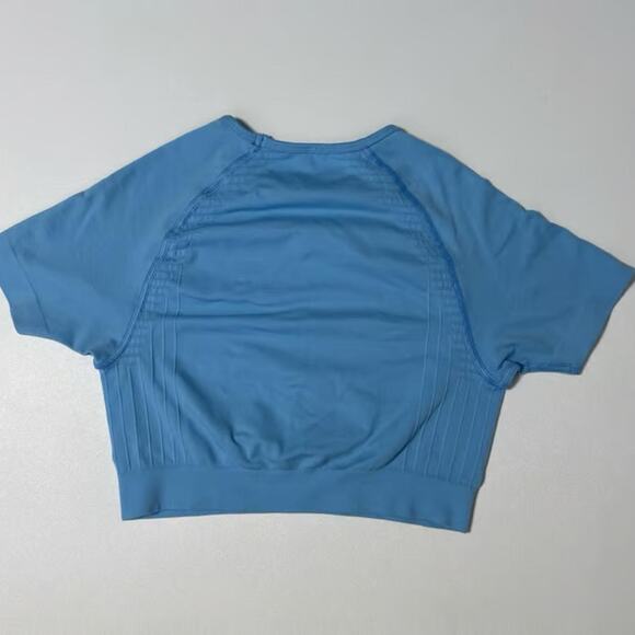 Alphalete Amplify Crop Top - Picture 5 of 5